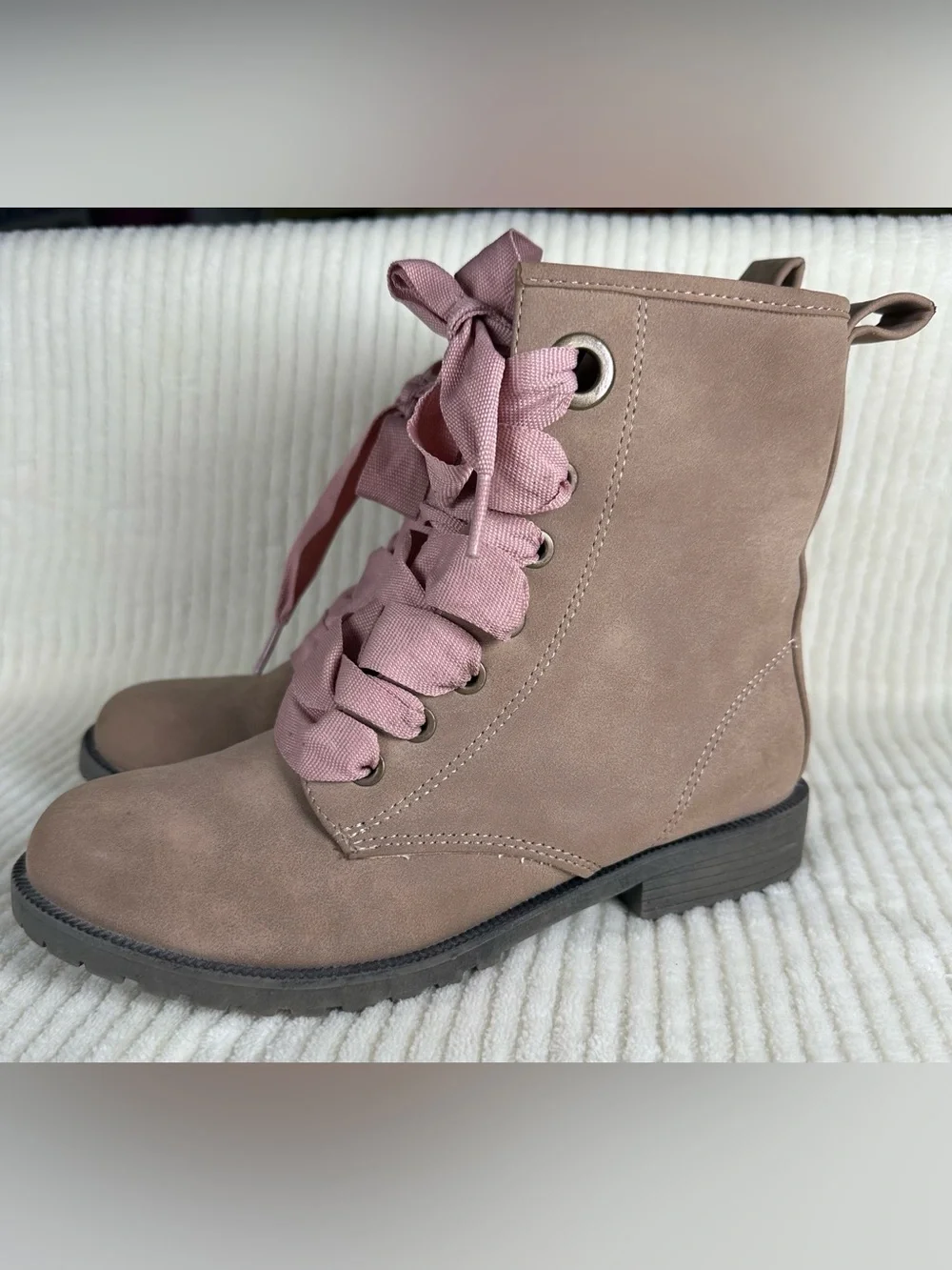 Cat & Jack Girls Tan Combat Boots Size 3